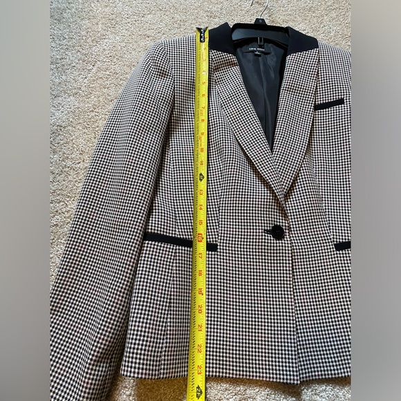 Nine West Blazer. Size 6. Excellent condition. Nonsmoking home. - Picture 3 of 7